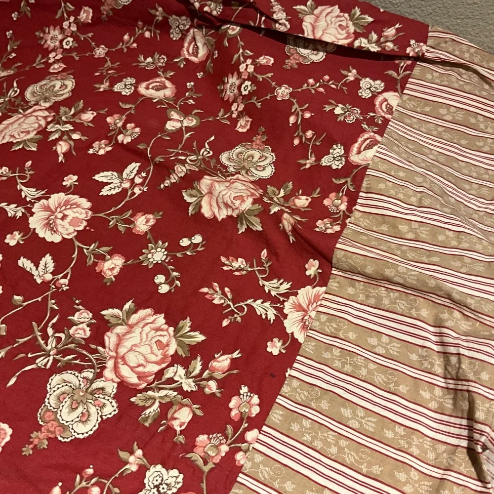 WILLIAMS SONOMA Red Tan Floral Stripe Tablecloth Cotton 70 x 108 Table Cloth